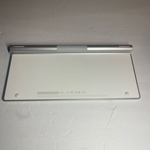 Genuine Apple Magic A1314 Bluetooth Wireless Slim Aluminum Keyboard Silver with - Picture 6 of 6